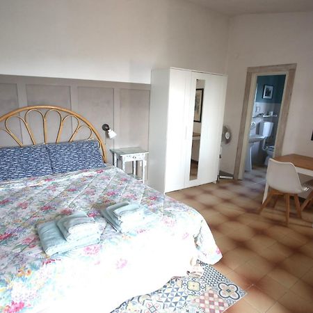 Ca' La Stella Sea-View Apartments Porto Azzurro Exteriör bild